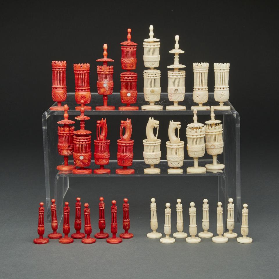 Mexican Turned and Carved Bone ‘Spanish Pulpit’ Chess Set, 