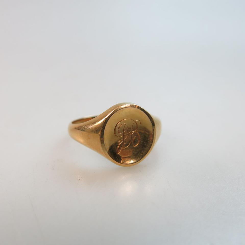 English 18k Yellow Gold Signet Ring