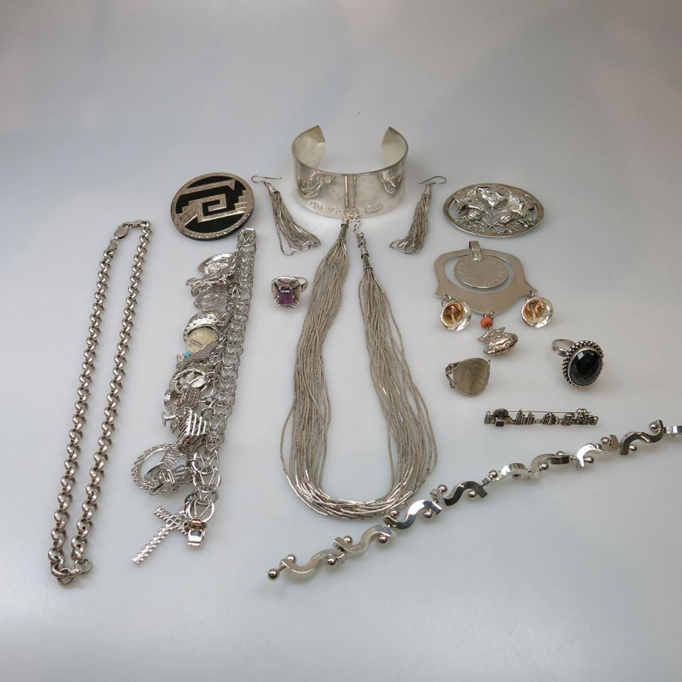 Small Quantity Of Silver And Pearl Jewellery