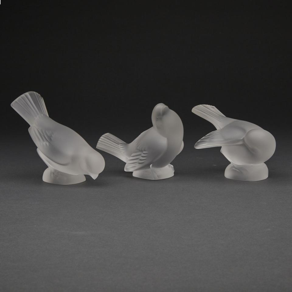 ‘Moineaux’, Three Lalique Moulded and Frosted Glass Birds, post-1978