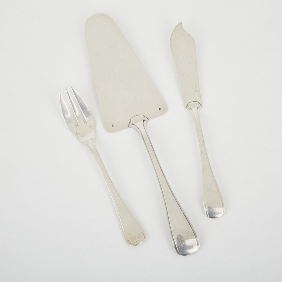 French Silver Fish Service, Christofle and Hènin & Cie, Paris, 20th century 