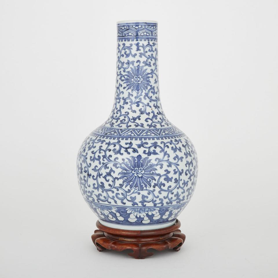 A Blue and White Lotus Vase, 19th/20th Century