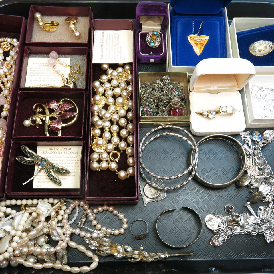 Small Quantity Of Costume And Silver Jewellery