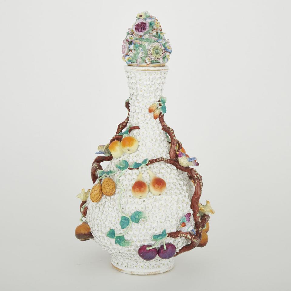 German Porcelain ‘Schneeballen’ Covered Vase, late 19th century