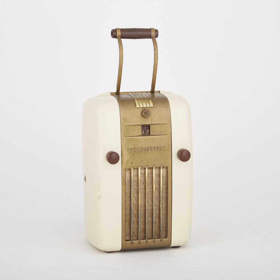 Westinghouse Model H-126 Tabletop Portable Bakelite Radio, c.1945