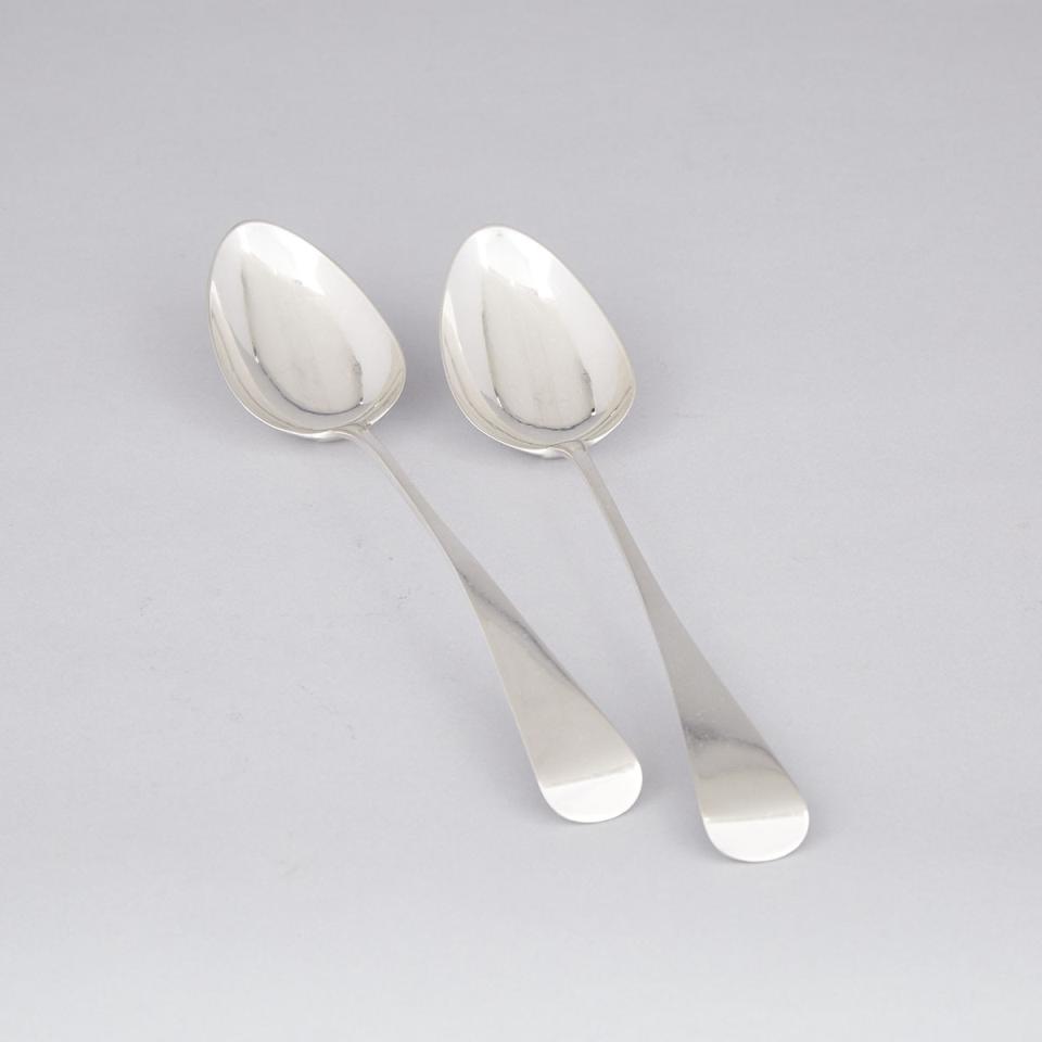 Pair of George III Silver Old English Pattern Serving Spoons, Thomas Wallis & Jonathan Hayne, London, 1818