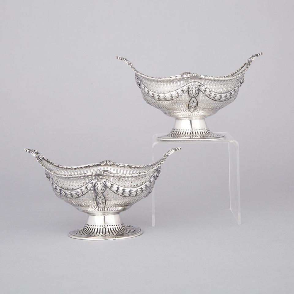 Pair of Late Victorian Silver Pierced Sweetmeat Baskets, Elkington & Co., London, 1897
