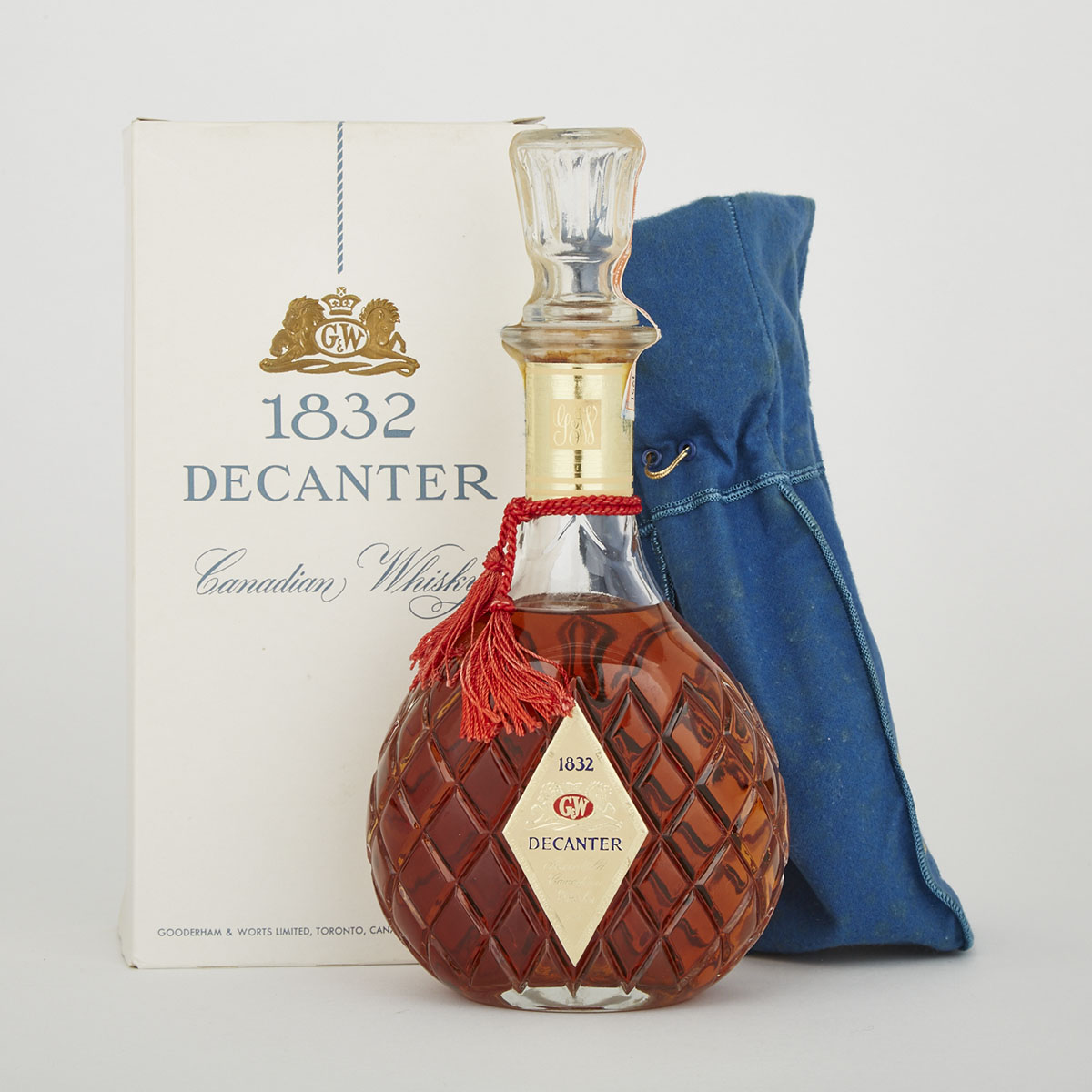 GOODERHAM & WORTS 1832 DECANTER RARE OLD CANADIAN WHISKY  (1)