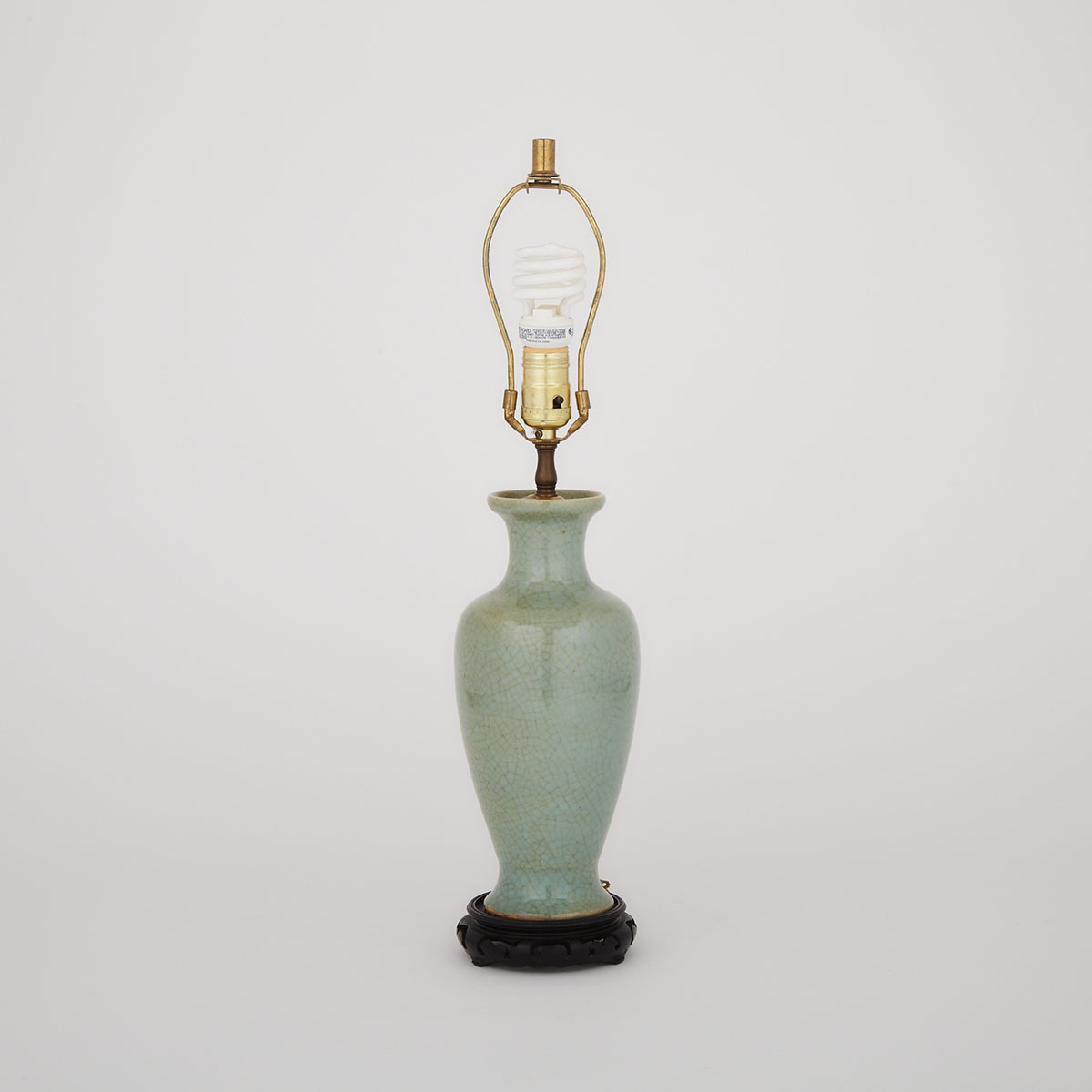 A Crackled Glaze Vase Lamp