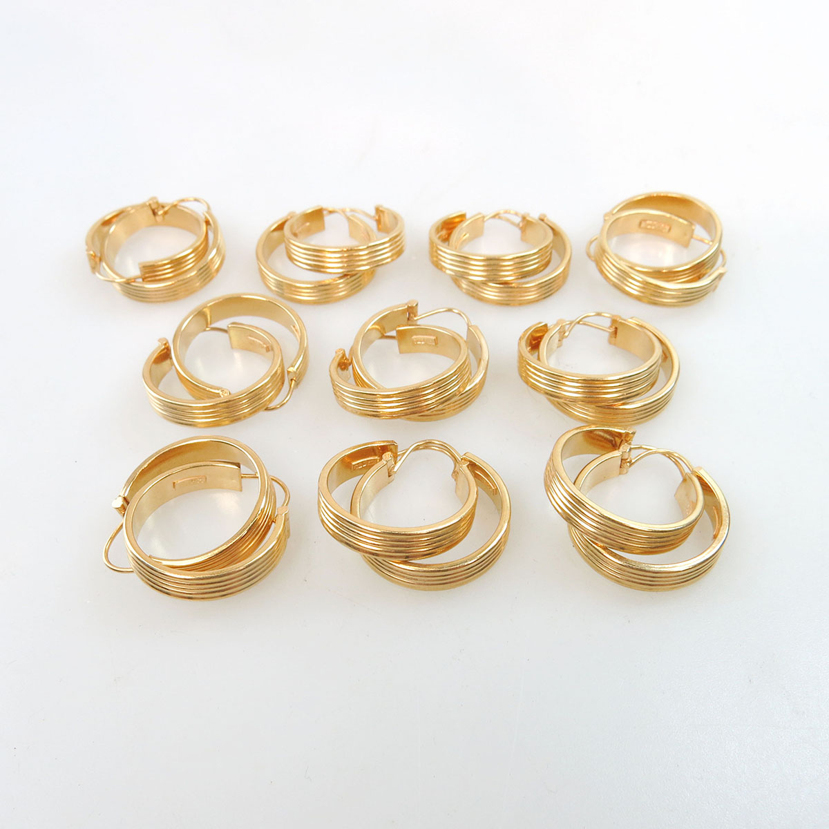 10 Pairs Of 18k Yellow Gold Hoop Earrings