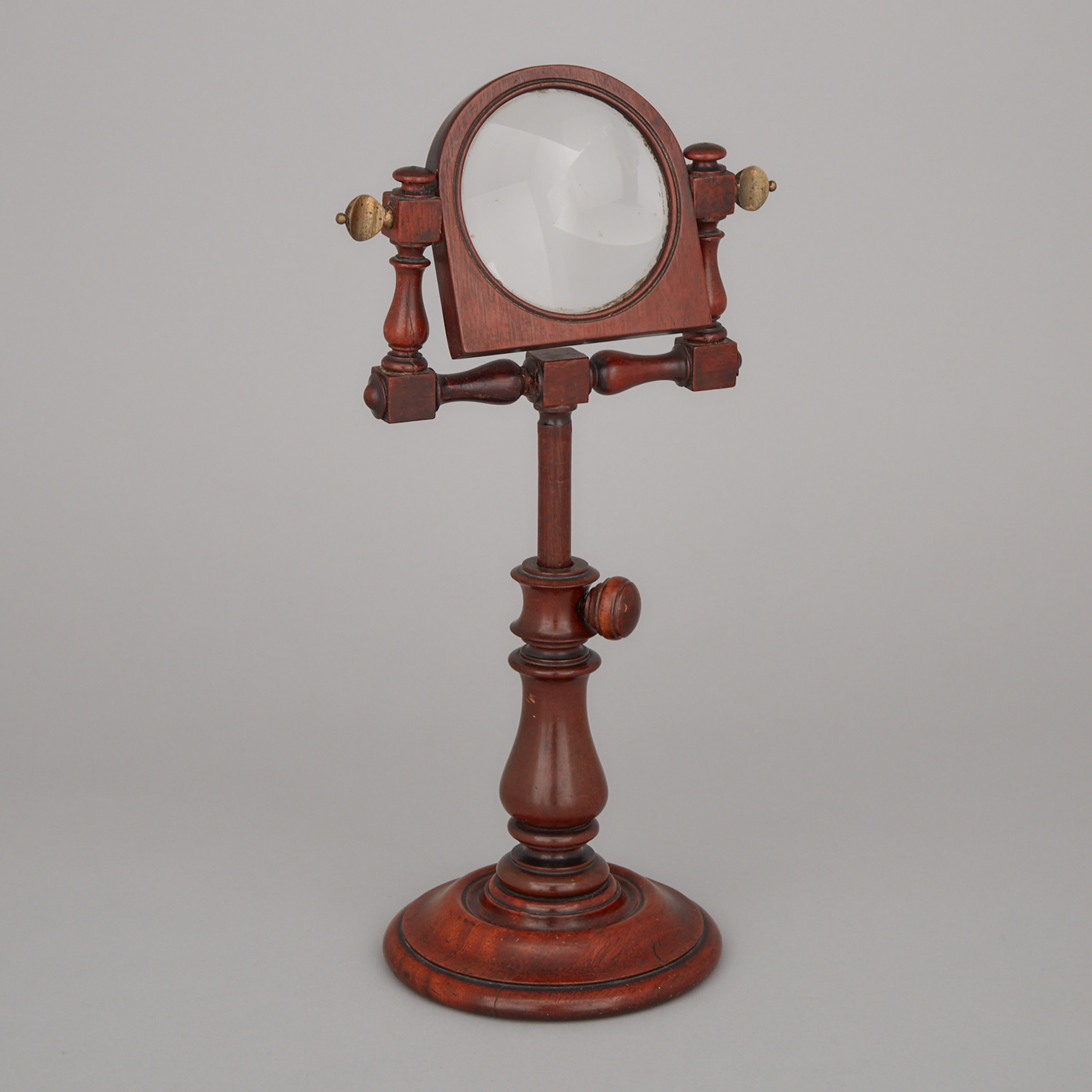 Early VIctorian Turned Mahogany Library Magnifying Glass on Stand, early 19th century